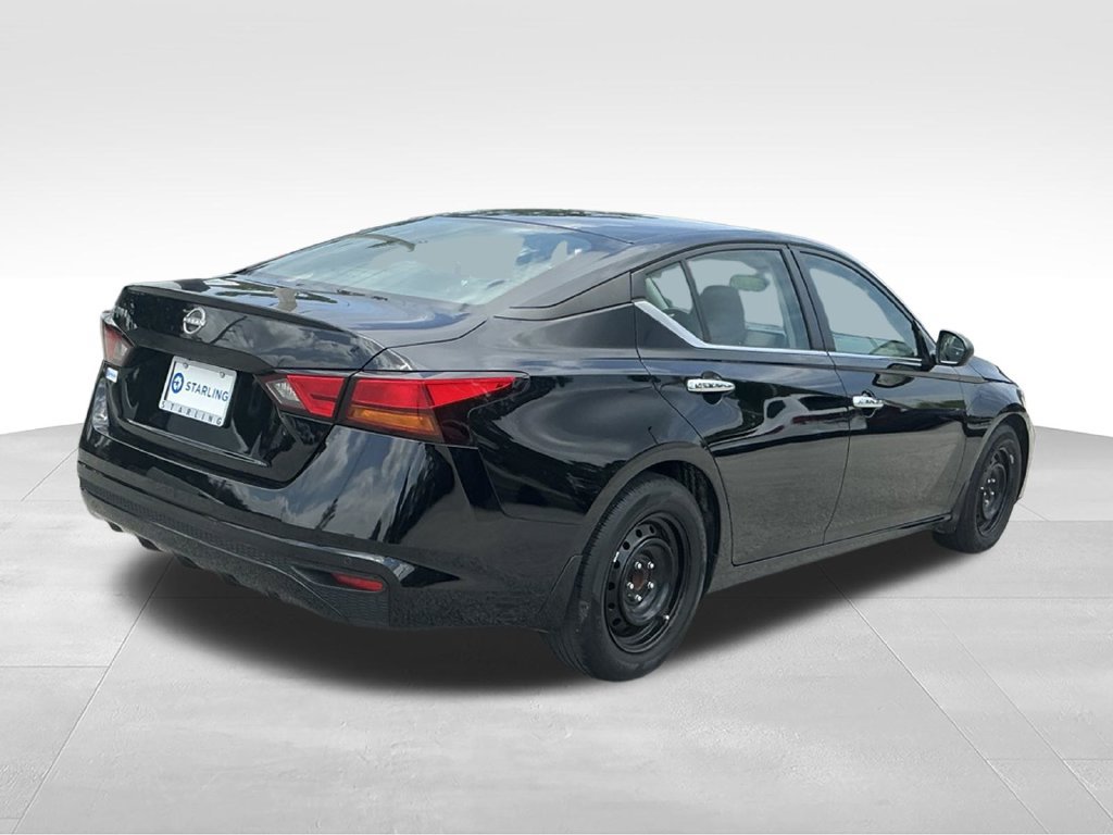 Used 2024 Nissan Altima 2.5 S FWD image 11