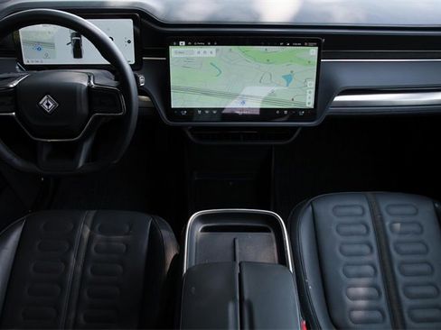 Used 2025 Rivian R1T Adventure image 16