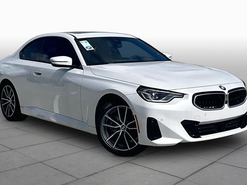 Used 2026 BMW 230i Coupe w/ Premium Package RWD image 2