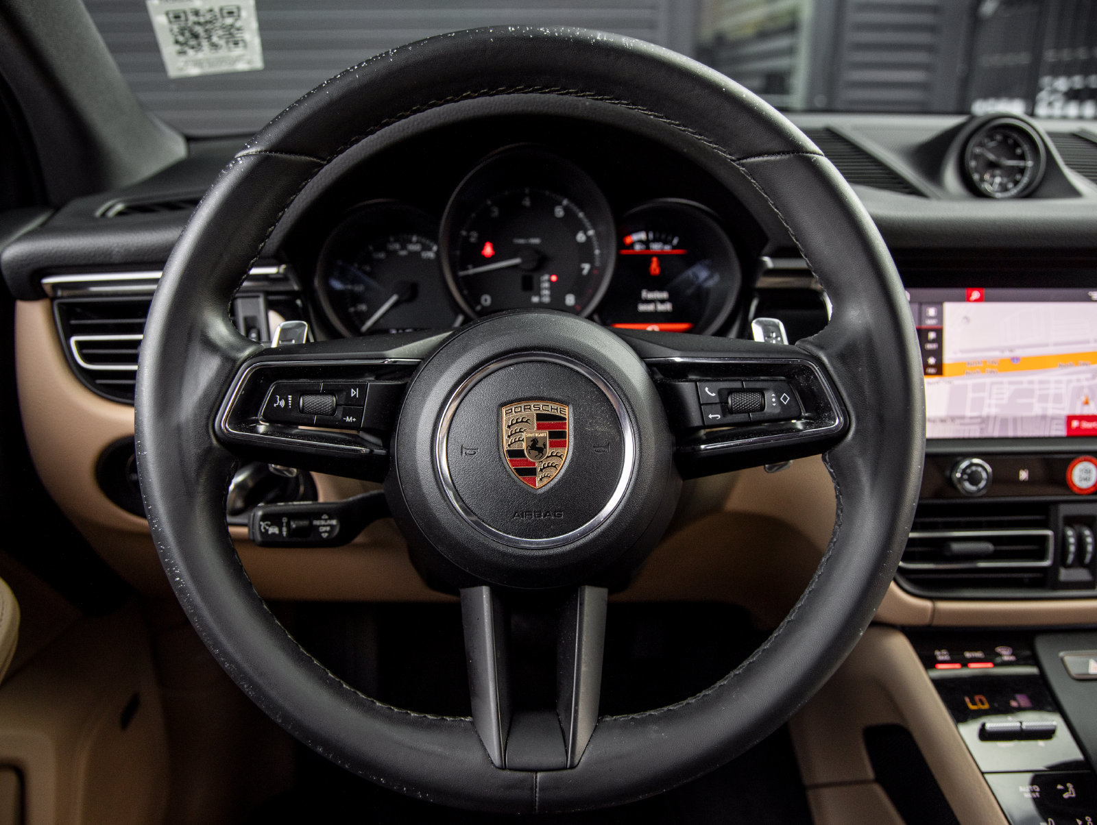 Certified 2024 Porsche Macan AWD/4WD image 27