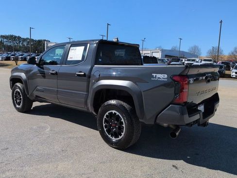 Used 2025 Toyota Tacoma TRD Off-Road image 7