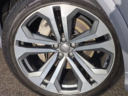 Used 2020 Audi Q8 Premium Plus w/ Premium Plus Package image 14