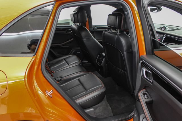 Used 2023 Porsche Macan AWD/4WD image 19