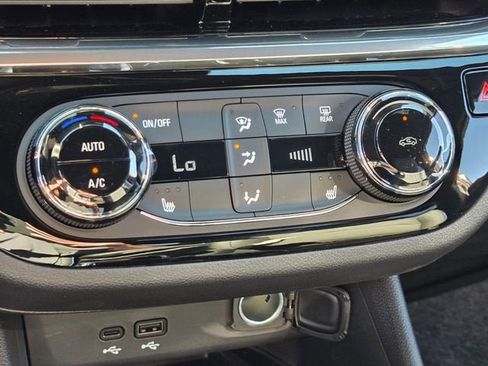 New 2026 Buick Envista Sport Touring w/ Convenience I Package FWD image 18