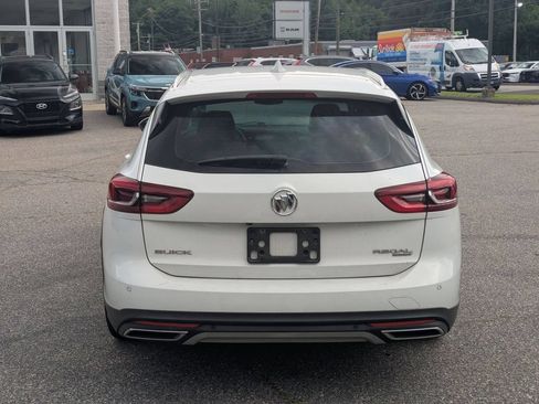 Used 2018 Buick Regal Essence w/ Driver Confidence Package #1 AWD/4WD image 3