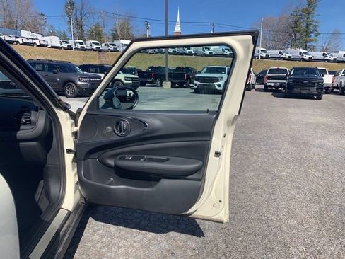 Used 2017 MINI Cooper Clubman ALL4 image 15