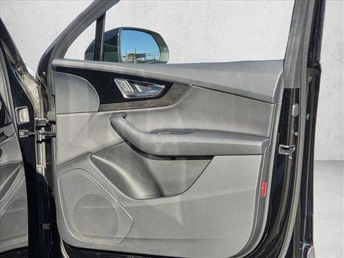 Used 2017 Audi Q7 3.0T Premium image 9