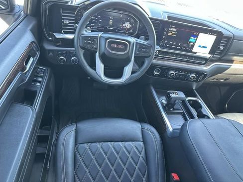 Used 2024 GMC Sierra 1500 Elevation w/ LPO, Elevation Black Package AWD/4WD image 19