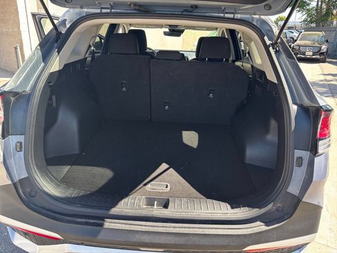 Used 2025 Kia Sportage LX AWD/4WD image 31