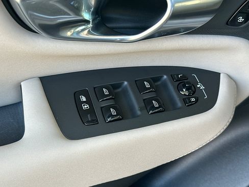 Certified 2026 Volvo XC90 B6 Plus AWD/4WD image 12