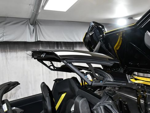 Used 2025 Chevrolet Corvette Stingray Preferred Conv w/ 2LT RWD image 81