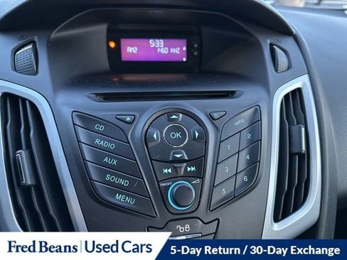 Used 2012 Ford Focus SE w/ SE Winter Pkg image 16