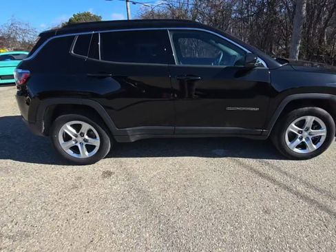 Used 2024 Jeep Compass Latitude w/ Sun and Sound Group image 4