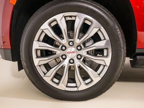 Used 2023 GMC Yukon Denali w/ Denali Reserve Package image 15