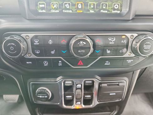 Used 2023 Jeep Wrangler Sahara w/ Cold Weather Group image 31