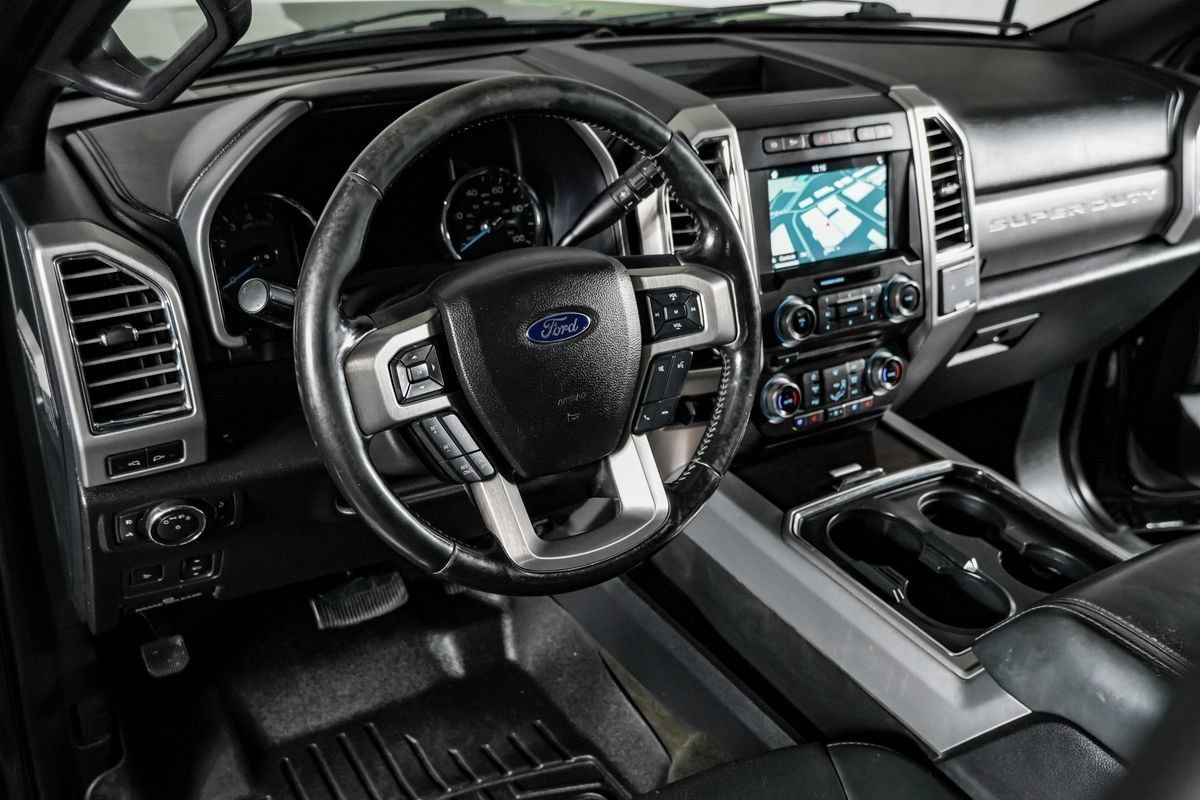 Used 2017 Ford F350 Platinum w/ Platinum Ultimate Package AWD/4WD image 15