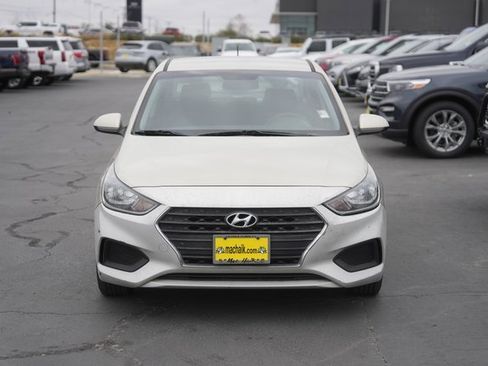 Used 2018 Hyundai Accent SE image 3