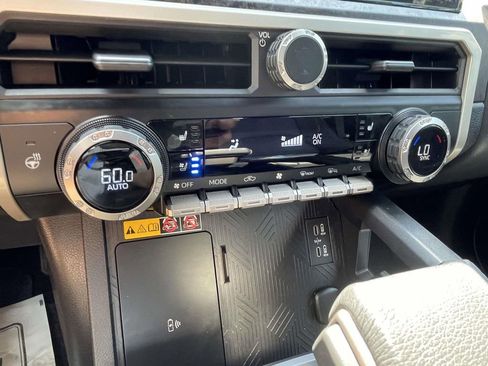 Used 2024 Toyota Tacoma Limited w/ Limited Package (LT) AWD/4WD image 17