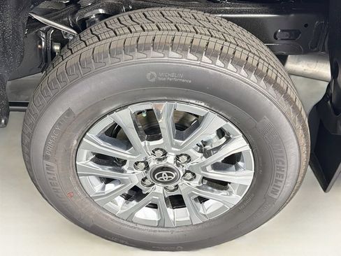 New 2026 Toyota Tacoma Limited AWD/4WD image 32