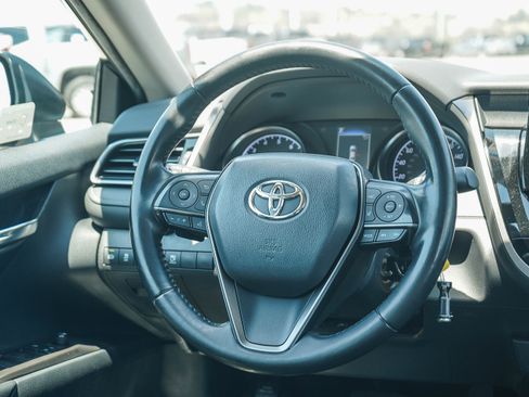 Used 2021 Toyota Camry SE w/ Carpet Mat Package (TMS) FWD image 16
