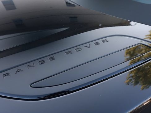 Used 2025 Land Rover Range Rover Velar Dynamic SE AWD/4WD image 36