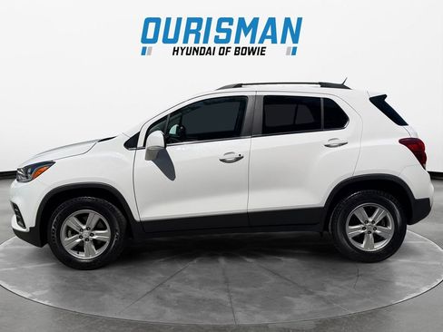 Used 2020 Chevrolet Trax LT AWD/4WD image 3