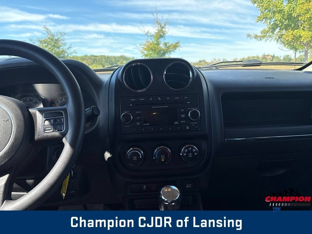 Used 2017 Jeep Patriot Sport w/ Power Value Group AWD/4WD image 3