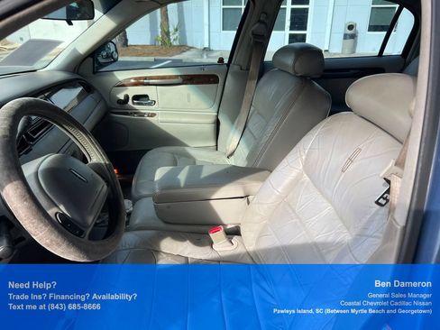 Used 1999 Lincoln Town Car Executive RWD image 11