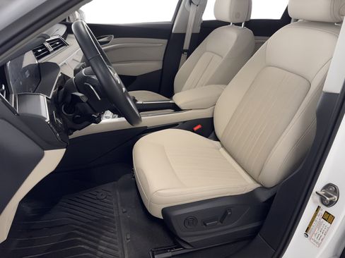 Used 2024 Audi Q8 e-tron Premium Plus w/ Premium Plus Package image 5