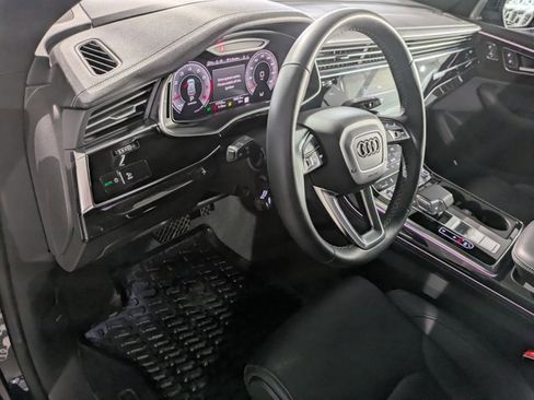 Used 2024 Audi Q8 Prestige w/ Prestige Package image 10