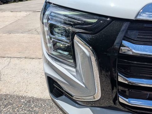 New 2027 GMC Terrain Elevation w/ Elevation Premium Package FWD image 9