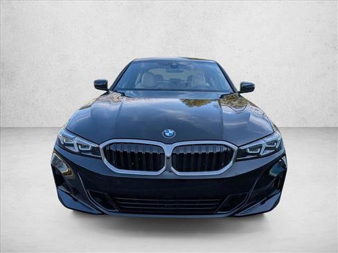 Used 2025 BMW 330i Sedan w/ Premium Package image 4