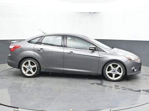 Used 2014 Ford Focus Titanium FWD image 11
