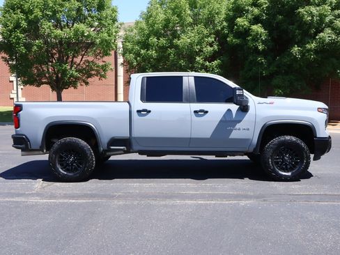 Used 2025 Chevrolet Silverado 2500 ZR2 AWD/4WD image 36