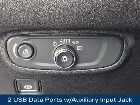 Used 2019 GMC Terrain SLE w/ Driver Convenience Package AWD/4WD image 9