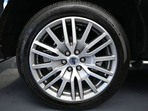 Used 2022 Ford Expedition Max Limited image 9