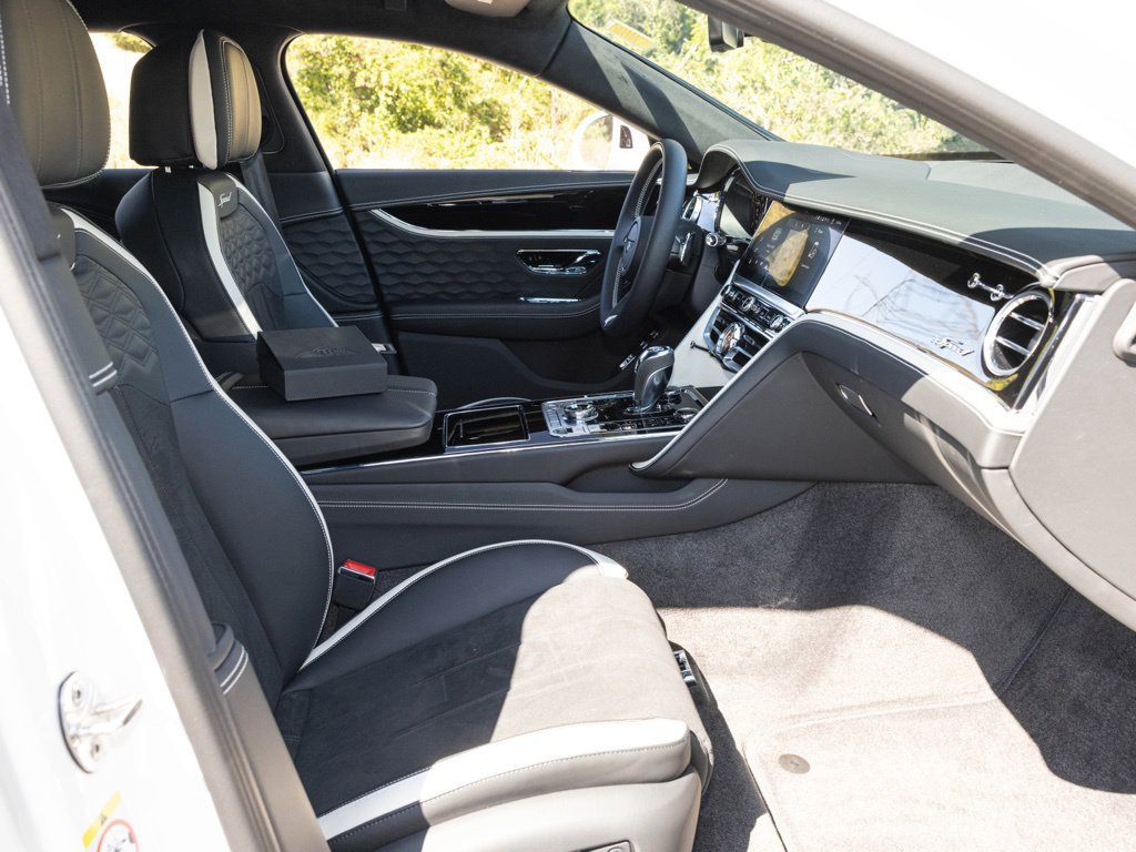 Used 2025 Bentley Flying Spur Plug-In Hybrid AWD/4WD image 73