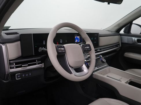 Used 2025 Hyundai Santa Fe SEL image 17