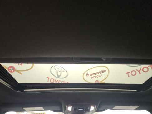 Used 2022 Toyota Highlander XSE FWD image 16