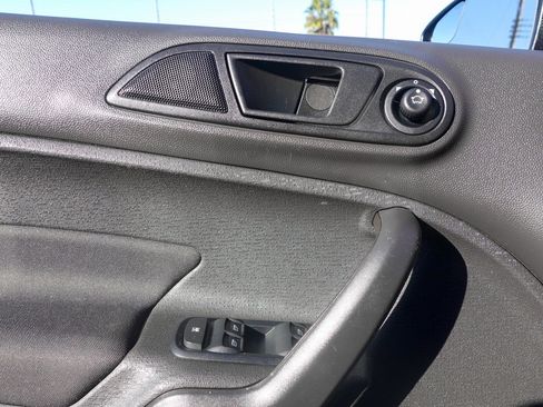 Used 2017 Ford Fiesta SE image 11