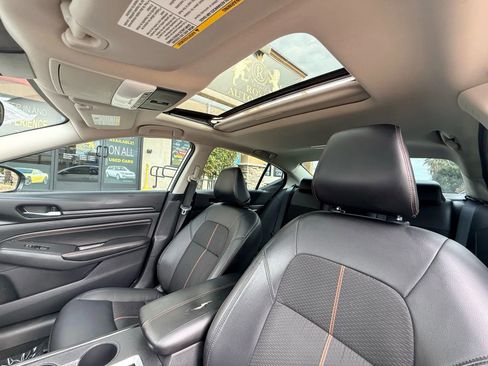 Used 2022 Nissan Altima 2.5 SR w/ Midnight Edition Package image 29