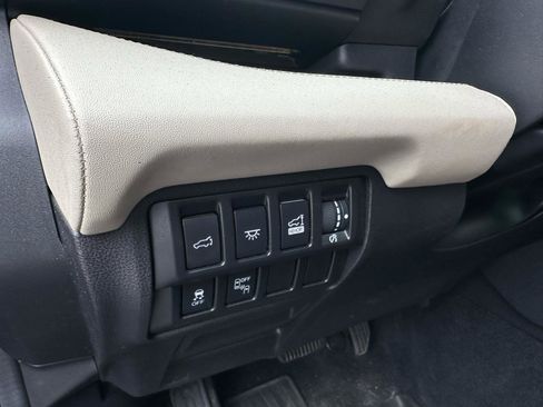 Used 2020 Subaru Ascent Touring AWD/4WD image 10