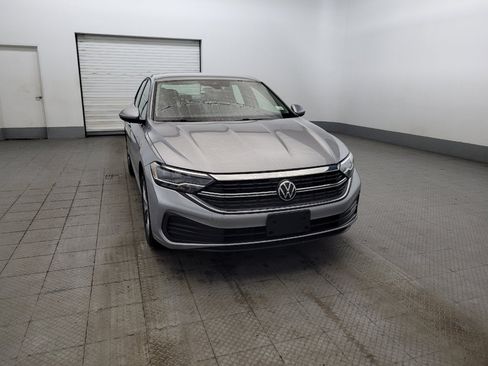Used 2024 Volkswagen Jetta SE FWD image 14