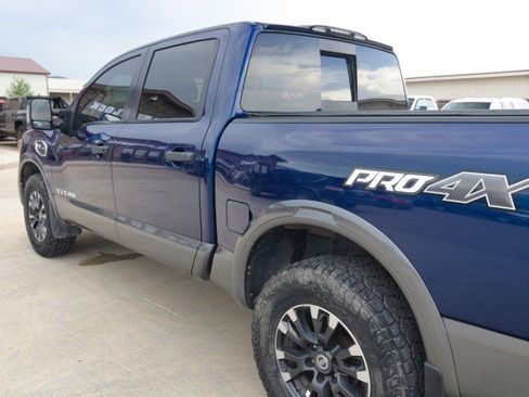 Used 2017 Nissan Titan PRO-4X AWD/4WD image 9