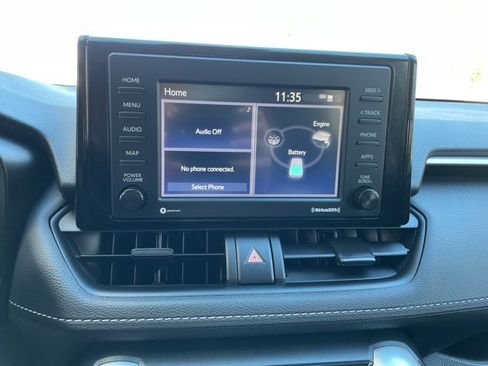 Used 2022 Toyota RAV4 LE image 23