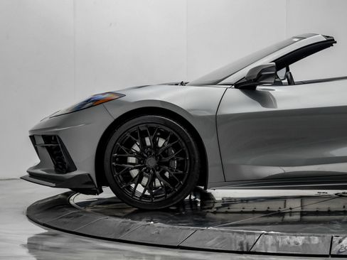 Used 2022 Chevrolet Corvette Stingray Preferred Cpe w/ Z51 Performance Package RWD image 11