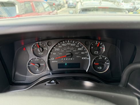 New 2026 Chevrolet Express 3500 Extended RWD image 16