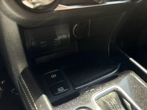 Used 2024 Nissan Kicks SV FWD image 38