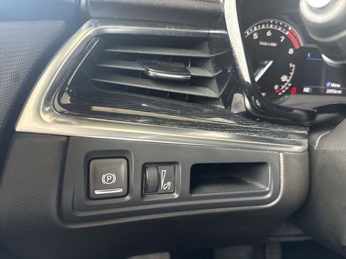 Certified 2025 Cadillac XT5 Premium Luxury image 18