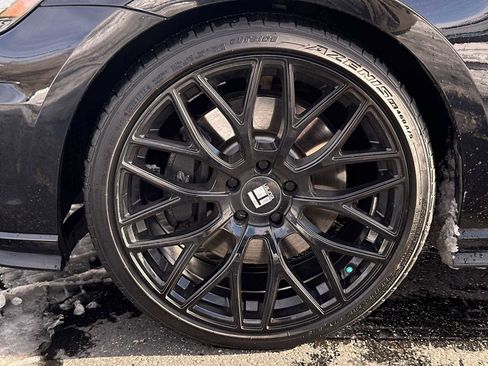 Used 2018 Volkswagen Golf R 4-Door image 17